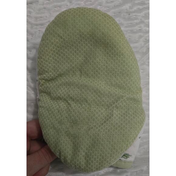 Martha Stewart Mini Oven Mitt with Daisies and Green Decor and Silicone Grip - Picture 5 of 10